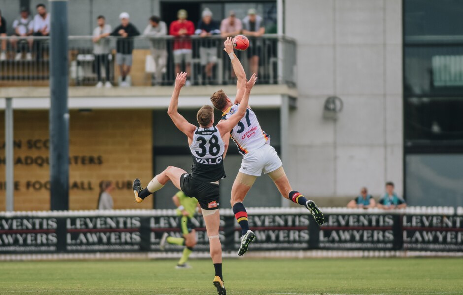 Hunter,-ruckWEB.jpg Paul Hunter competing in the ruck in 2019. Photo: Liam Hughes